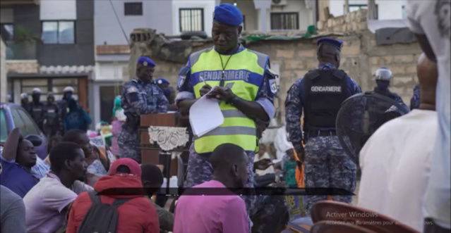 Opération de sécurisation à Dakar: La gendarmerie procéde à des interpellations, la destruction de baraques et la saisie d'armes Opération de sécurisation à Dakar: La gendarmerie procéde à des interpellations, la destruction de baraques et la saisie d'armes