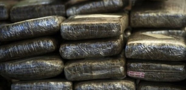 Saisie de Yamba à Keur Mbaye Fall : les flics patrouilleurs, les dealers et le véhicule abandonné Saisie de Yamba à Keur Mbaye Fall : les flics patrouilleurs, les dealers et le véhicule abandonné