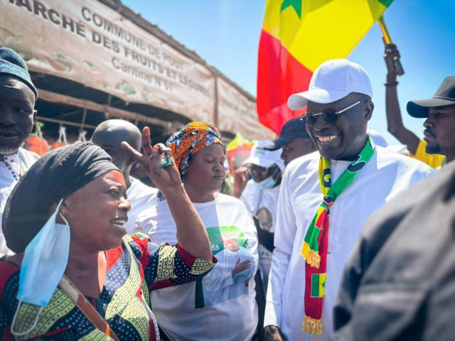 Thiès: Khalifa Sall s'engage de revitaliser le réseau ferroviaire, avec 2000 kilomètres de corridors Thiès: Khalifa Sall s'engage de revitaliser le réseau ferroviaire, avec 2000 kilomètres de corridors