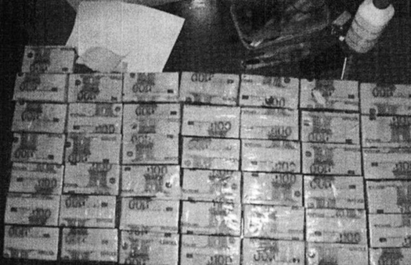 Voici les faut paquets retrouves chez Thione Seck Voici les faut paquets retrouves chez Thione Seck