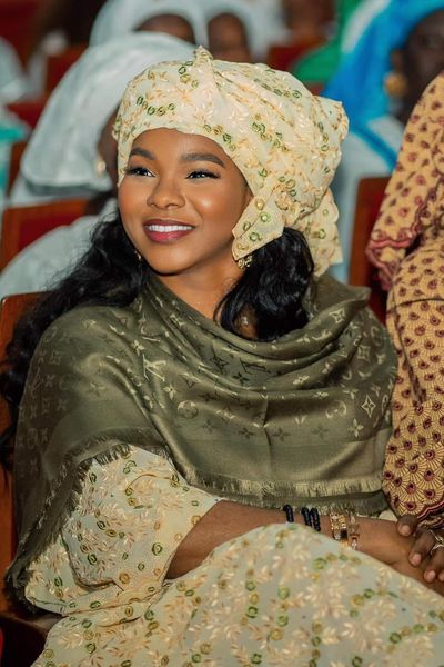 Présidentielle : Mamita Bâ, la deuxième dame d'Amadou Bâ, bat campagne pour son mari et fait carton plein à Sorano (Photos) Présidentielle : Mamita Bâ, la deuxième dame d'Amadou Bâ, bat campagne pour son mari et fait carton plein à Sorano (Photos)
