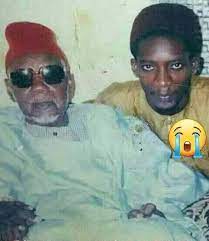Tivaouane : Serigne Ousmane Sy repose désormais aux côtés de son père Serigne Abdou Aziz Sy Dabakh Tivaouane : Serigne Ousmane Sy repose désormais aux côtés de son père Serigne Abdou Aziz Sy Dabakh
