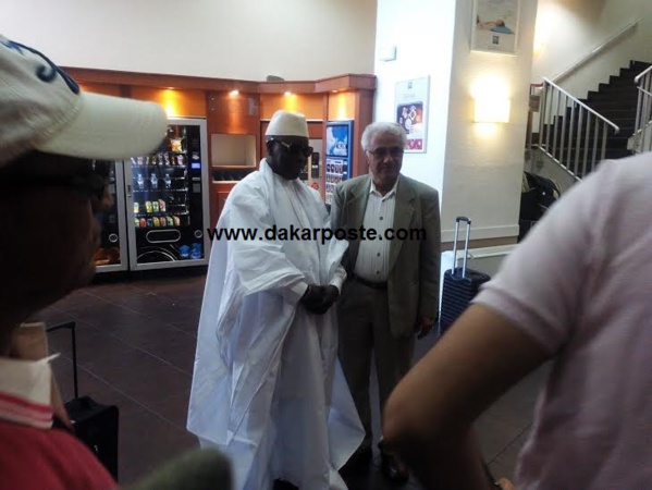 Arrêt sur image: L'humoriste Samba Sine alias "Kouhia" à son arrivée ce week-end à Paris! Arrêt sur image: L'humoriste Samba Sine alias "Kouhia" à son arrivée ce week-end à Paris!