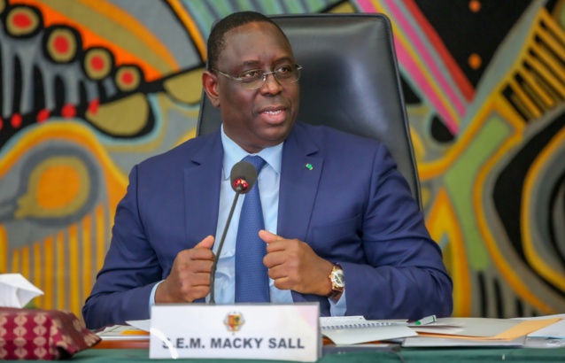 Scène d’horreur- Macky Sall, un homme qui a bien travaillé publiquement " fusillé " par les siens… Scène d’horreur- Macky Sall, un homme qui a bien travaillé publiquement " fusillé " par les siens…