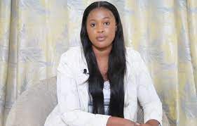 Adji Sarr en Suisse sous le statut de réfugiée politique Adji Sarr en Suisse sous le statut de réfugiée politique