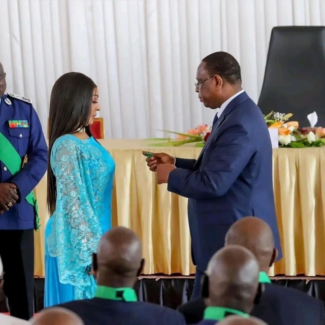 Youssou Ndour, Viviane, Mbaye Dieye Faye, élevés au grade d'Officier de l'Ordre national du Lion Youssou Ndour, Viviane, Mbaye Dieye Faye, élevés au grade d'Officier de l'Ordre national du Lion