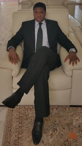 Le jeune "bras droit" de Mme Aminata Tall Bâ! Le jeune "bras droit" de Mme Aminata Tall Bâ!