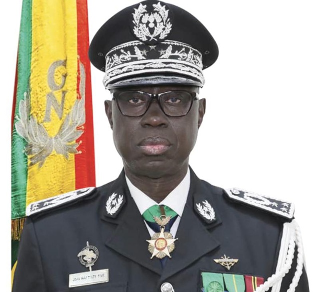 QUI EST LE GÉNÉRAL JEAN BAPTISTE TINE, NOUVEAU MINISTRE DE L’INTÉRIEUR? QUI EST LE GÉNÉRAL JEAN BAPTISTE TINE, NOUVEAU MINISTRE DE L’INTÉRIEUR?