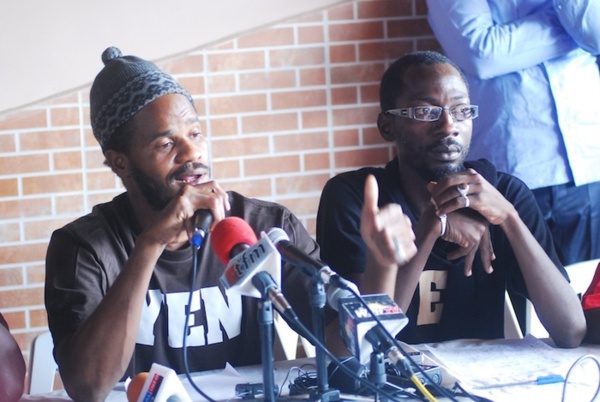 "Y'en à marre" reprend du service, le FPDR sonne la mobilisation... De l'électricité dans l'air! "Y'en à marre" reprend du service, le FPDR sonne la mobilisation... De l'électricité dans l'air!