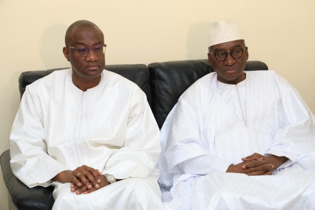 L' ex premier ministre Mohamed  Dione reçoit les éloges de la nation Sénégalaise (IMAGES DE LA LEVÉE DU CORPS)
