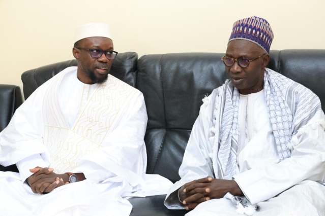 L' ex premier ministre Mohamed  Dione reçoit les éloges de la nation Sénégalaise (IMAGES DE LA LEVÉE DU CORPS)