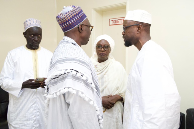 L' ex premier ministre Mohamed  Dione reçoit les éloges de la nation Sénégalaise (IMAGES DE LA LEVÉE DU CORPS)