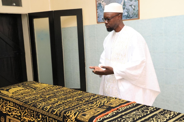 L' ex premier ministre Mohamed  Dione reçoit les éloges de la nation Sénégalaise (IMAGES DE LA LEVÉE DU CORPS)