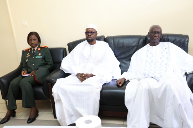 L' ex premier ministre Mohamed  Dione reçoit les éloges de la nation Sénégalaise (IMAGES DE LA LEVÉE DU CORPS)