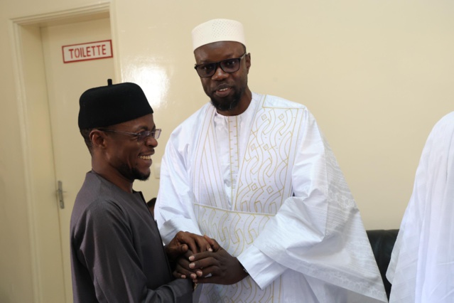 L' ex premier ministre Mohamed Dione reçoit les éloges de la nation Sénégalaise (IMAGES DE LA LEVÉE DU CORPS)