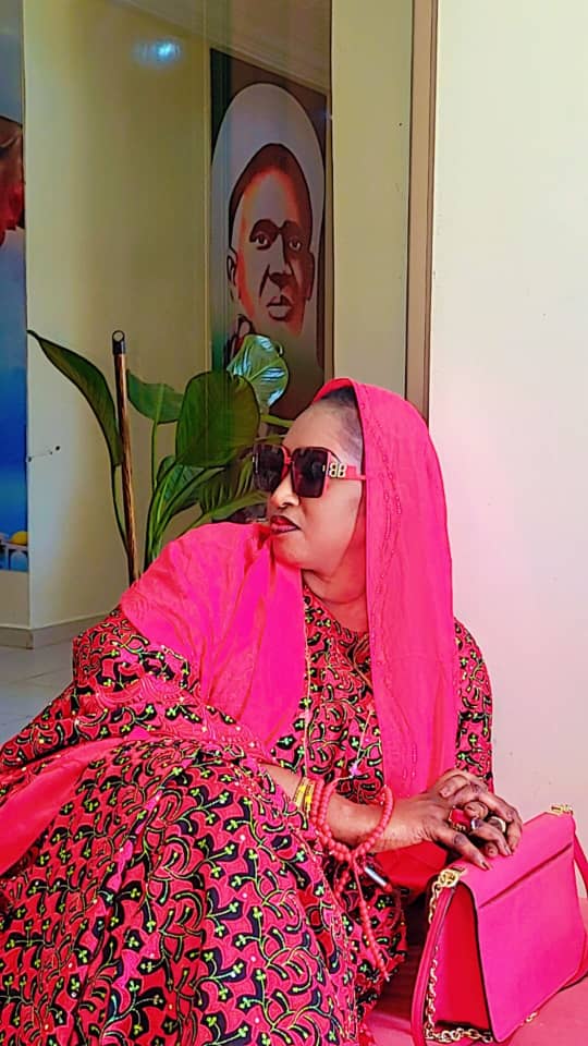Sokhna Oumou Kalsoum Sy a marqué le Ramadan par son altruisme (IMAGES) Sokhna Oumou Kalsoum Sy a marqué le Ramadan par son altruisme (IMAGES)