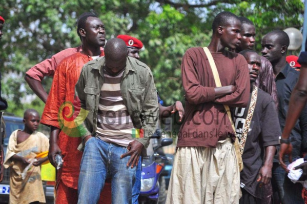 L'affaire du "double meurtre" de Médinatoul Salam refait surface Après leurs affrontements, 7 talibés de Cheikh Béthio arrêtés L'affaire du "double meurtre" de Médinatoul Salam refait surface Après leurs affrontements, 7 talibés de Cheikh Béthio arrêtés