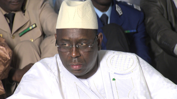 Macky Sall perturbe la prière du vendredi chez les Soninkés Macky Sall perturbe la prière du vendredi chez les Soninkés