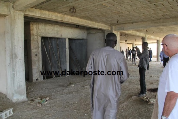 Les images de la visite du Dg de l'ARTP sur le site des deux immeubles encore en chantier