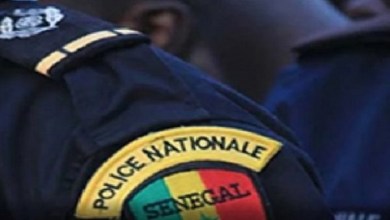 SUSPECT DÉCÉDÉ LORS D’UNE PERQUISITION POLICIÈRE : LES PREMIÈRES ARRESTATIONS TOMBENT SUSPECT DÉCÉDÉ LORS D’UNE PERQUISITION POLICIÈRE : LES PREMIÈRES ARRESTATIONS TOMBENT