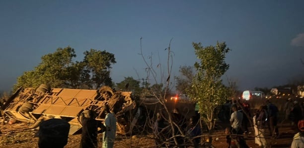 EL MALICK NDIAYE ÉTAIT SUR LES LIEUX DU DRAME CE JEUDI APRÈS LE RENVERSEMENT D’UN BUS QUI A CAUSÉ 14 MORTS