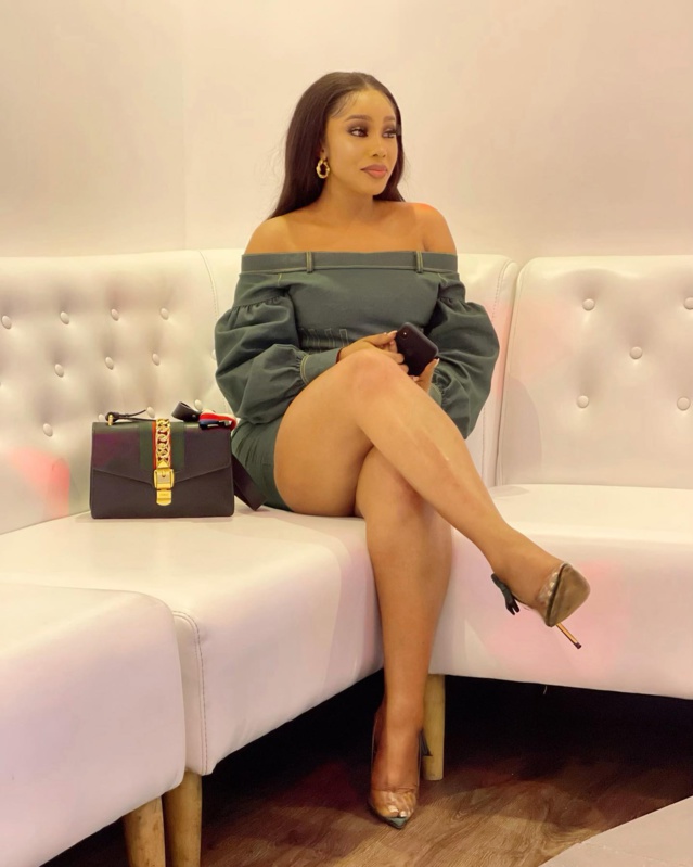 Méfiez-vous des faux profils : Identité volée et photos usurpées ! Méfiez-vous des faux profils : Identité volée et photos usurpées !