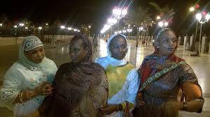 Pourtant venues faire don de vivres :Les petites filles de Serigne Touba prises à partie par… Pourtant venues faire don de vivres :Les petites filles de Serigne Touba prises à partie par…