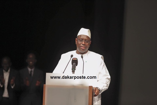 Macky "gifle" avec...100 millions cfa les "Modou Modou " de la France Macky "gifle" avec...100 millions cfa les "Modou Modou " de la France