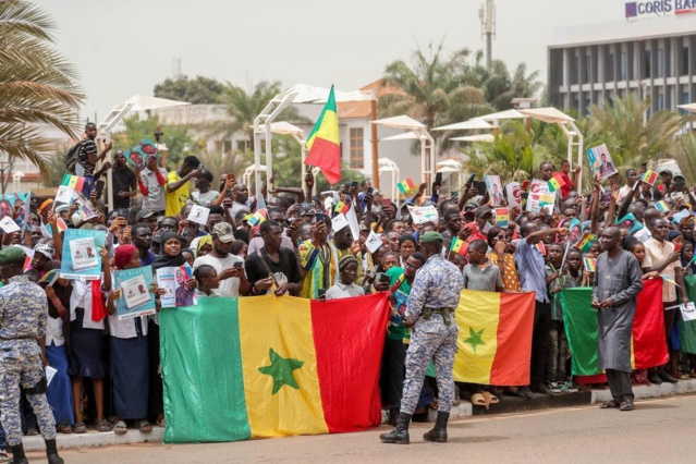Bissau déroule le tapis pour le chef de l'Etat Sénégalais Bassirou Diomaye Faye (IMAGES) Bissau déroule le tapis pour le chef de l'Etat Sénégalais Bassirou Diomaye Faye (IMAGES)