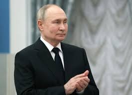 Vladimir Poutine a été investi pour un cinquième mandat Vladimir Poutine a été investi pour un cinquième mandat