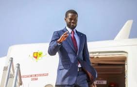 LE PRÉSIDENT BASSIROU DIOMAYE FAYE A QUITTÉ DAKAR CE MATIN POUR LE NIGÉRIA ET LE GHANA LE PRÉSIDENT BASSIROU DIOMAYE FAYE A QUITTÉ DAKAR CE MATIN POUR LE NIGÉRIA ET LE GHANA