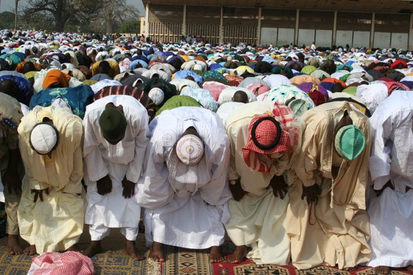 Sénégal: Une partie de la communauté musulmane célèbre la Korité Sénégal: Une partie de la communauté musulmane célèbre la Korité