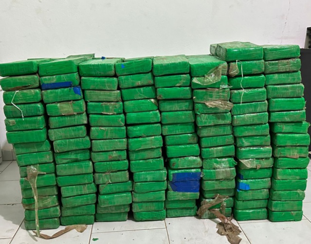 Nouvelle saisie de cocaïne à Koumpentoum: 228 plaquettes de cocaïne découvertes dans un camion d'une contrevaleur de plus de 21 milliards Fcfa Nouvelle saisie de cocaïne à Koumpentoum: 228 plaquettes de cocaïne découvertes dans un camion d'une contrevaleur de plus de 21 milliards Fcfa