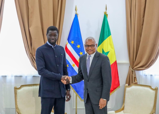Découvrez les images de l’arrivée du président Bassirou Diomaye Faye à Praia, au Cabo Verde Découvrez les images de l’arrivée du président Bassirou Diomaye Faye à Praia, au Cabo Verde