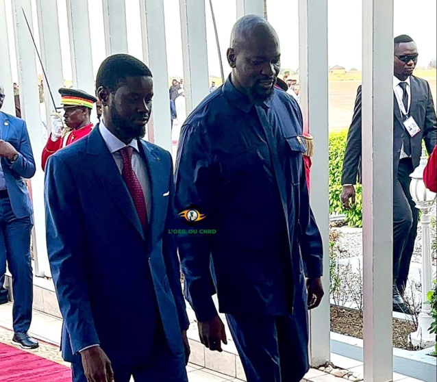 Arrivée du président sénégalais Diomaye Faye à Conakry pour une visite de deux jours