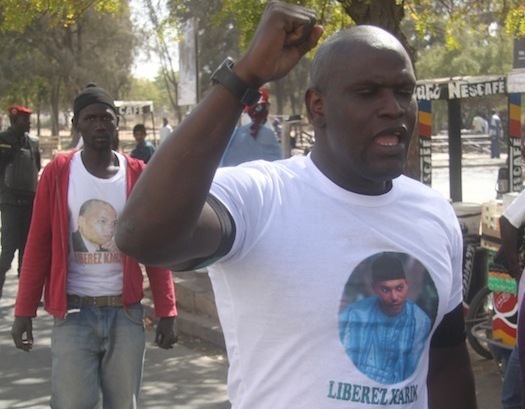 Demba Dang, un inconditionnel de Karim Wade à l'accueil de... Macky Sall Demba Dang, un inconditionnel de Karim Wade à l'accueil de... Macky Sall