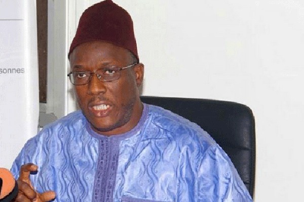 Cheikh Oumar Hanne tacle dans l’air ! Cheikh Oumar Hanne tacle dans l’air !