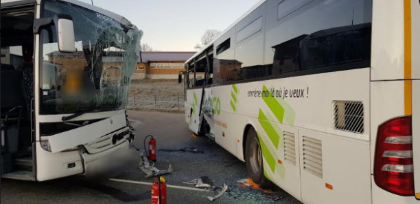 Gossas : 3 morts et 20 blessés dans une collision entre 2 bus Gossas : 3 morts et 20 blessés dans une collision entre 2 bus