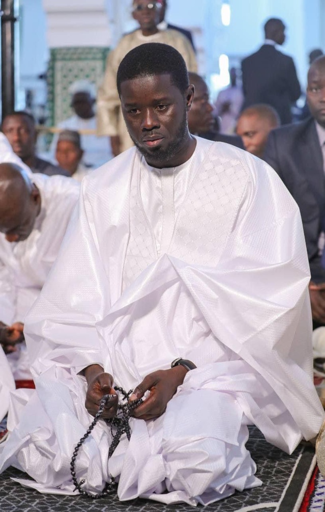 Le Président de la République, SEM Bassirou Diomaye Faye, a effectué la prière de la Tabaski à la grande mosquée de Dakar (IMAGES EXCLUSIVES) Le Président de la République, SEM Bassirou Diomaye Faye, a effectué la prière de la Tabaski à la grande mosquée de Dakar (IMAGES EXCLUSIVES)