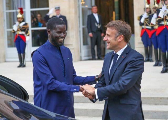 COMMUNIQUÉ CONJOINT – ENTRETIEN ENTRE LES PRÉSIDENTS BASSIROU DIOMAYE FAYE ET EMMANUEL MACRON COMMUNIQUÉ CONJOINT – ENTRETIEN ENTRE LES PRÉSIDENTS BASSIROU DIOMAYE FAYE ET EMMANUEL MACRON
