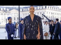 "Vogue World Paris 2024", une édition qui célèbre la mode et le sport "Vogue World Paris 2024", une édition qui célèbre la mode et le sport