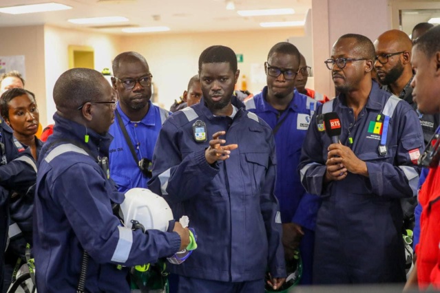 Premiers barils de pétrole au SÉNÉGAL- Les images exclusives de la visite sur la plateforme Sangomar du chef de l'Etat Bassirou Diomaye Diakhar Faye 