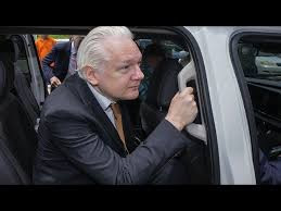 Julian Assange désormais libre est rentré en Australie Julian Assange désormais libre est rentré en Australie