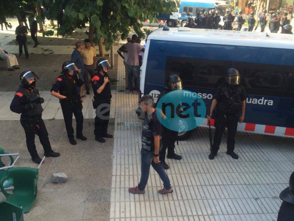 20 photos + 2 vidéos exclusif leral.net - "Assassinat" de leur compatriote à Saragosse: Les Sénégalais d'Espagne se rebellent 20 photos + 2 vidéos exclusif leral.net - "Assassinat" de leur compatriote à Saragosse: Les Sénégalais d'Espagne se rebellent