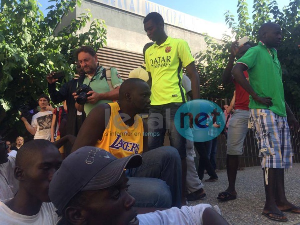 20 photos + 2 vidéos exclusif leral.net - "Assassinat" de leur compatriote à Saragosse: Les Sénégalais d'Espagne se rebellent 20 photos + 2 vidéos exclusif leral.net - "Assassinat" de leur compatriote à Saragosse: Les Sénégalais d'Espagne se rebellent