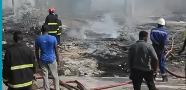 Thiaroye-sur-Mer : Une entreprise de matelas ravagée par les flammes, les pertes estimées à 600 millions F CFA Thiaroye-sur-Mer : Une entreprise de matelas ravagée par les flammes, les pertes estimées à 600 millions F CFA