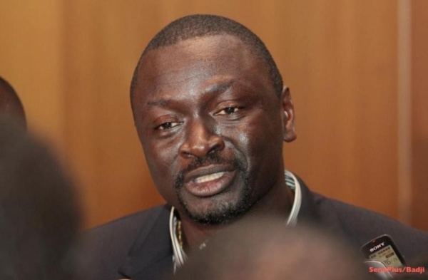 Sidy Diagne, patron de la TNT, porte plainte contre des faussaires qui tentent de pirater le projet TNT Sidy Diagne, patron de la TNT, porte plainte contre des faussaires qui tentent de pirater le projet TNT