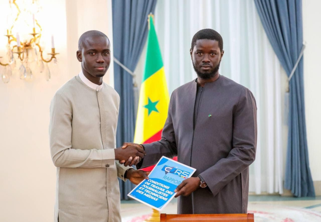 Le chef de l'Etat, Bassirou Diomaye Faye, a reçu la délégation de la Convention des Jeunes Reporters du Sénégal (CJRS) Le chef de l'Etat, Bassirou Diomaye Faye, a reçu la délégation de la Convention des Jeunes Reporters du Sénégal (CJRS)