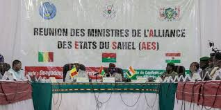 Les regards tournés vers le sommet de l'AES à Niamey lors d'une réunion de ministres de la Cédéao Les regards tournés vers le sommet de l'AES à Niamey lors d'une réunion de ministres de la Cédéao