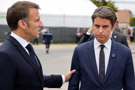 Macron demande à Attal de rester Premier ministre pour "assurer la stabilité du pays" Macron demande à Attal de rester Premier ministre pour "assurer la stabilité du pays"